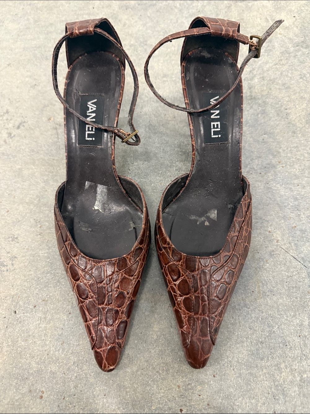 Vaneli Vintage Y2K Dark Brown Croc-Embossed Pointed Toe Ankle Strap Pumps